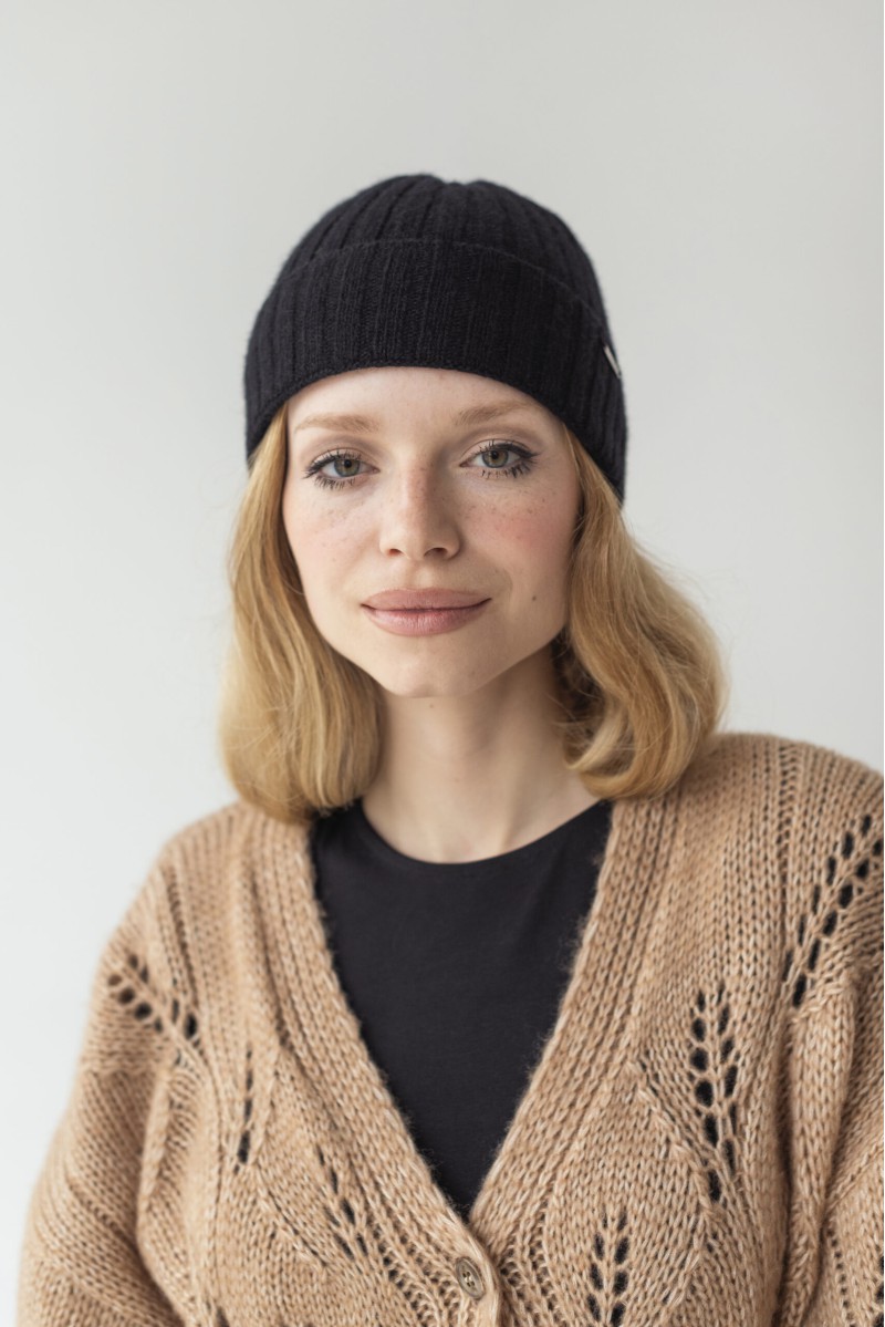 Barolo - Dámská vlněná čepice 90% merino vlny