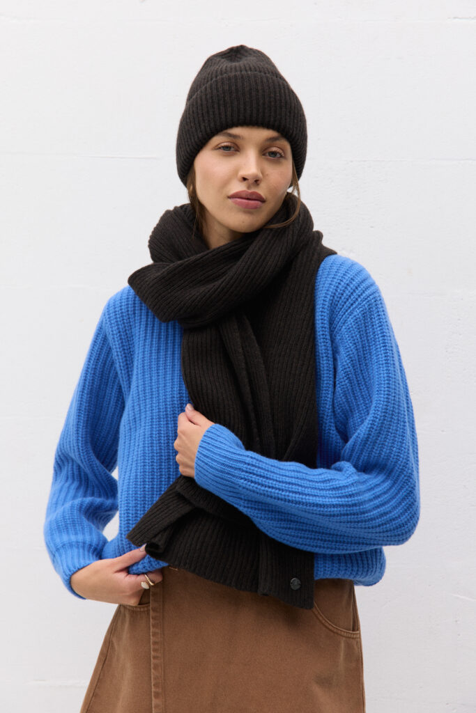 Dámská černá šála z kašmíru a merino vlny